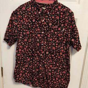 🥀Dravus red roses button shirt 🌹😍